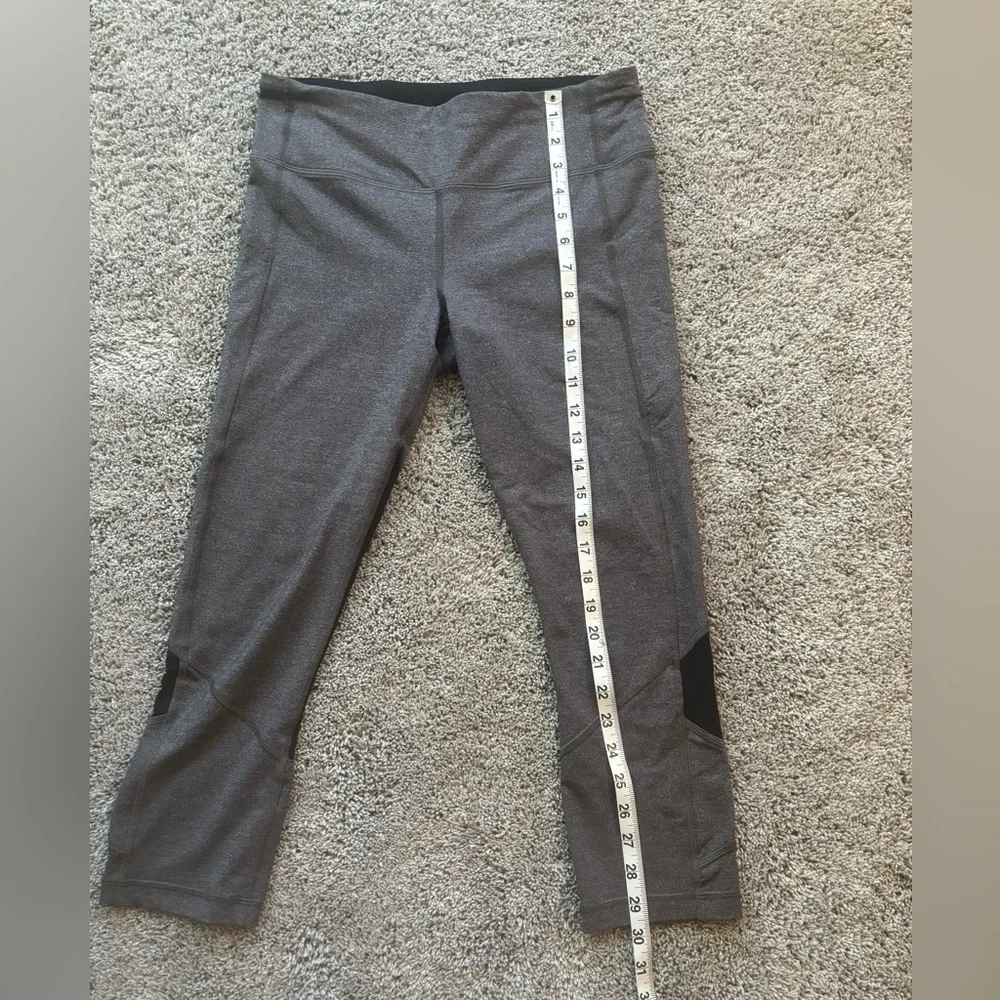 Lululemon Heathered Gray Black Pace Rival Cropped Leggings Womens Size 8 - Picture 9 of 10